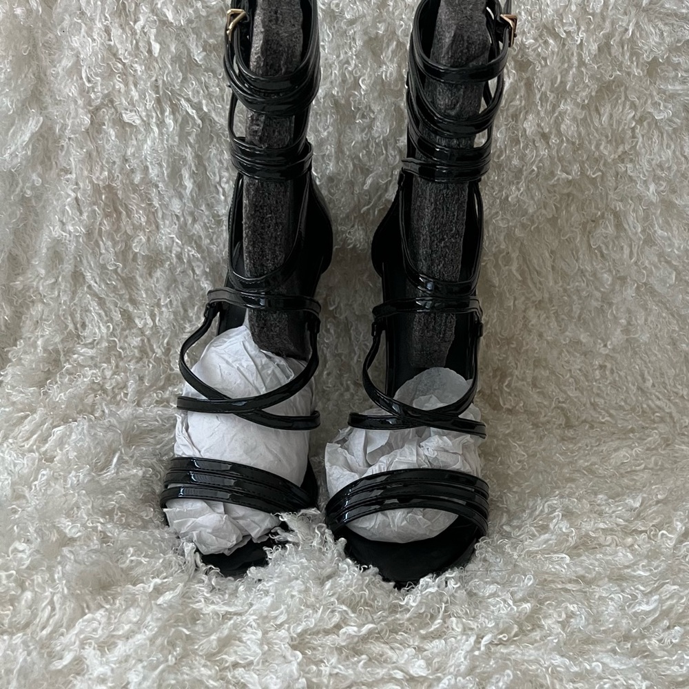 Steve Madden Heels Black - Picture 3 of 3